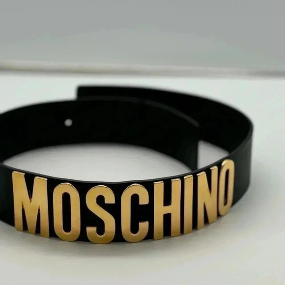 BNWT Not your typical Moschino belt. This is a LARGE MOSCHINO Waist Belt Size 42 - Picture 11 of 13